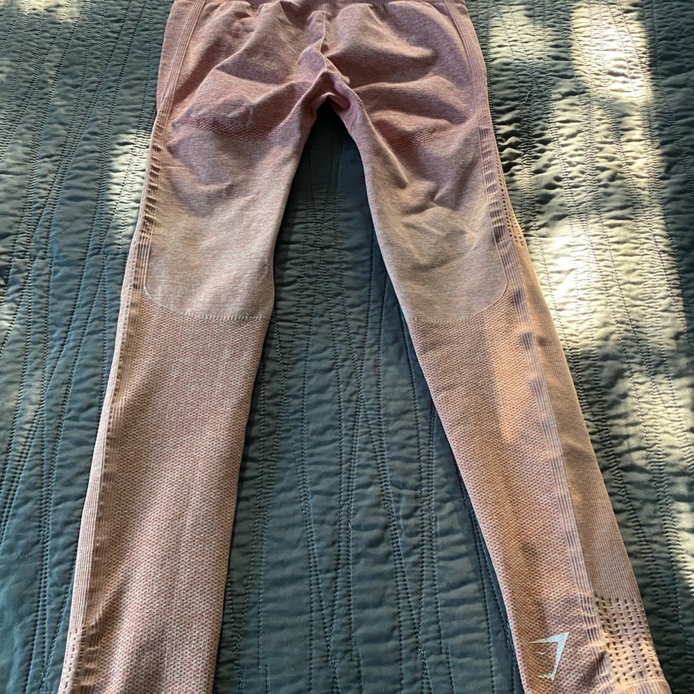Leggings no tiene la talla pero se mira como talla chica no estoy segura